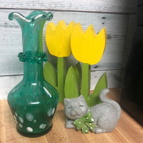 Fenton Handblown Glass Vase - Picture 4 of 5